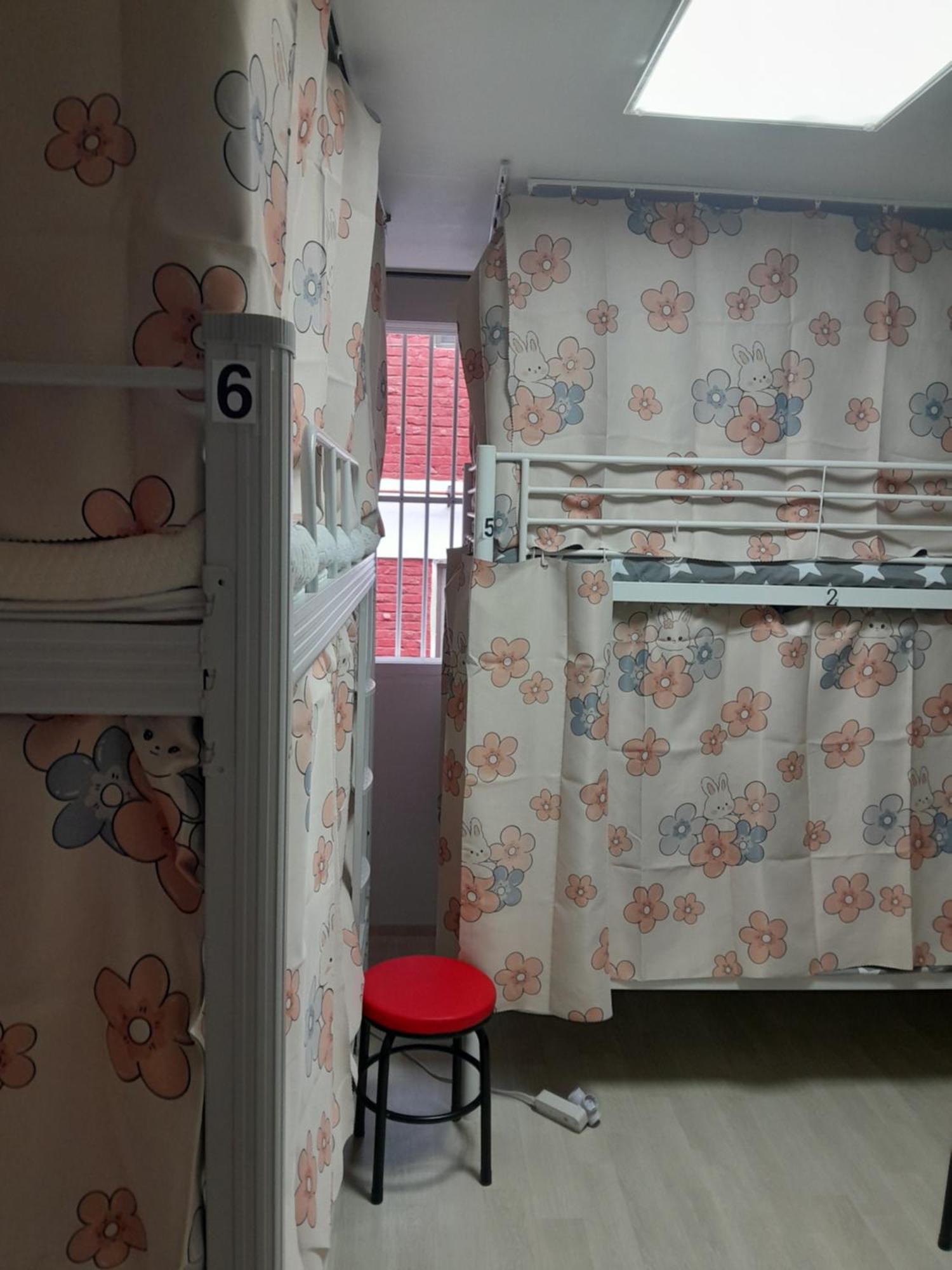 Disco Pangpang Guesthouse انشيون الغرفة الصورة